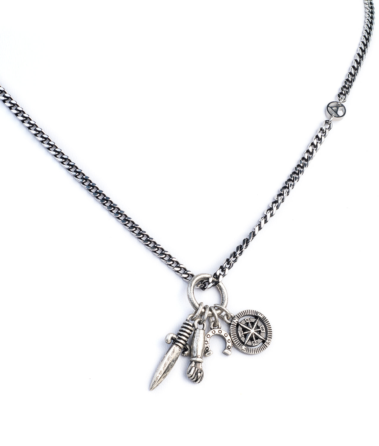 Fio com amuletos | Get Lucky