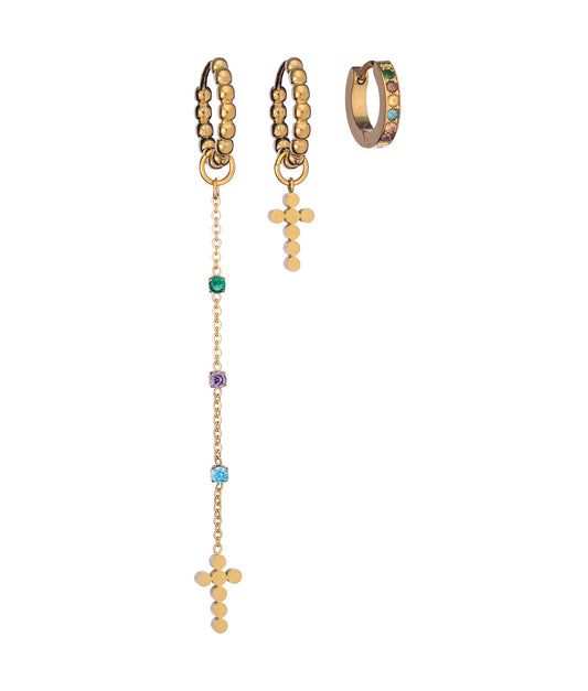 Schönes Set aus goldenen Ohrringen